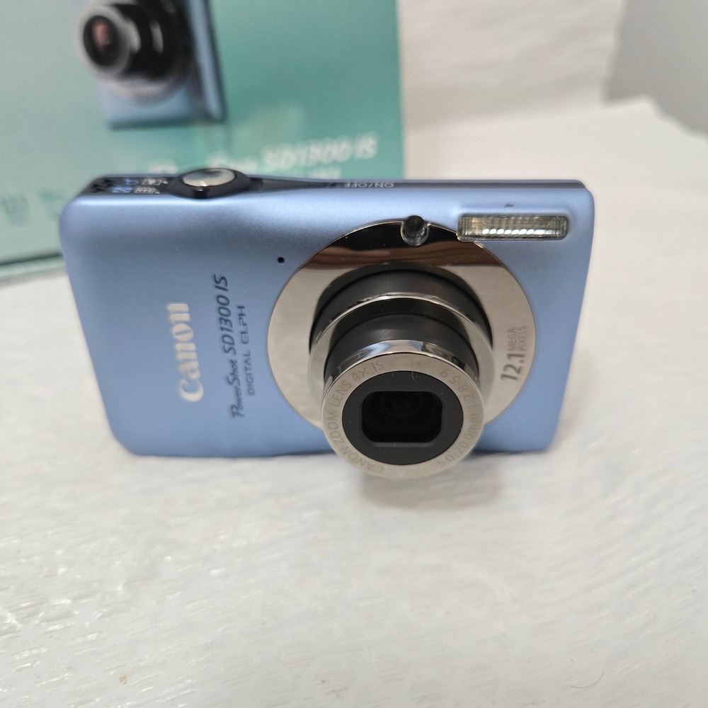 Canon PowerShot SD1300 IS Digital ELPH Blue 12.1MP Camera Box Bundle
